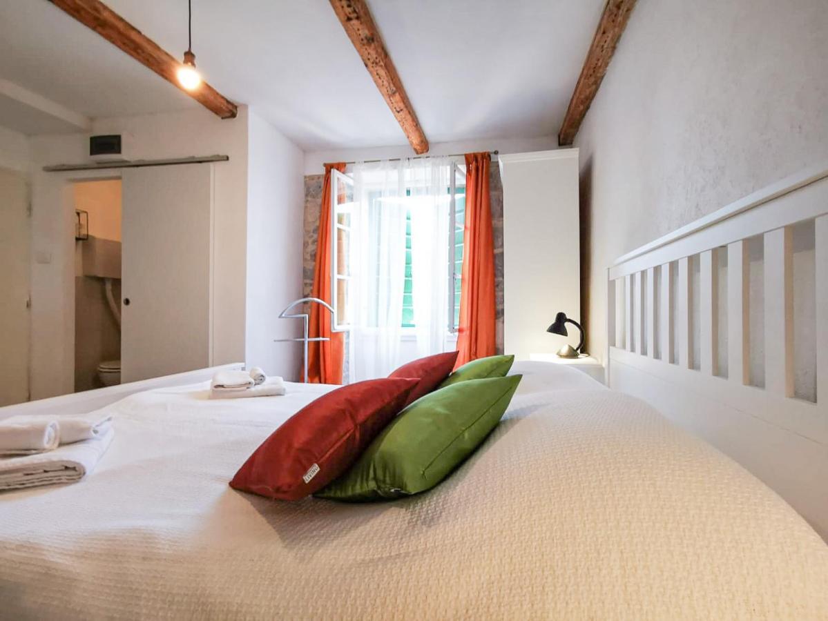 Val Comeza Hotel Komiza Luaran gambar