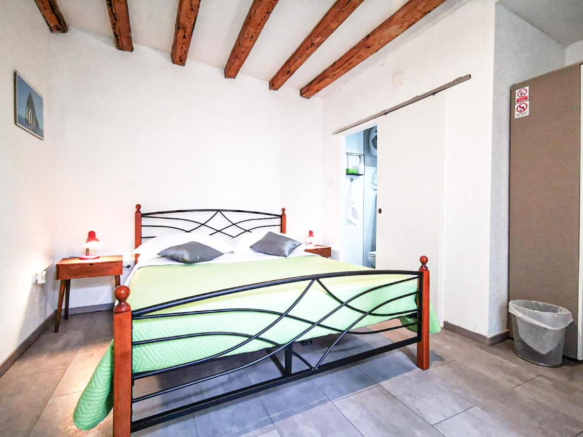 Val Comeza Hotel Komiza Luaran gambar