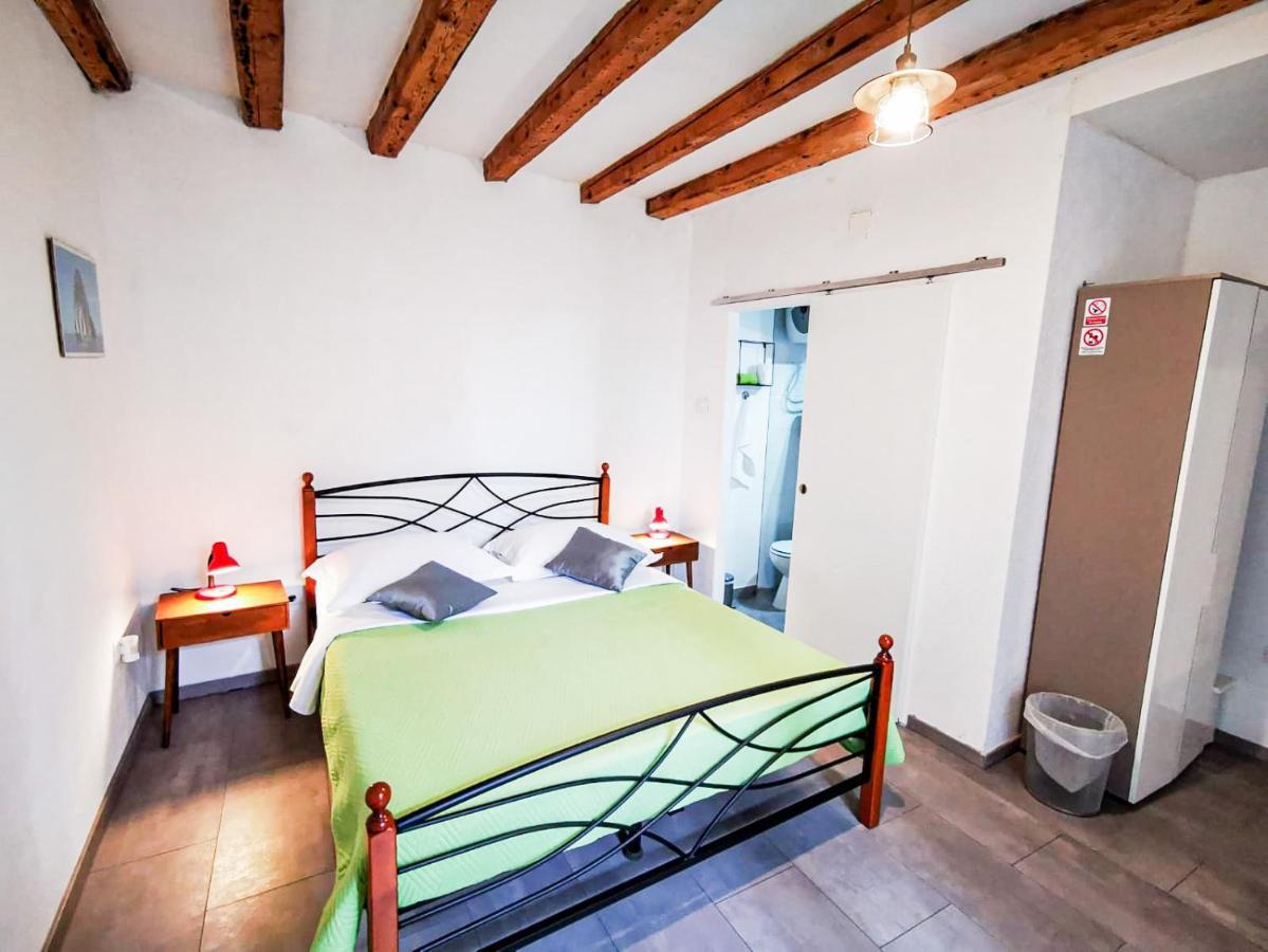 Val Comeza Hotel Komiza Luaran gambar